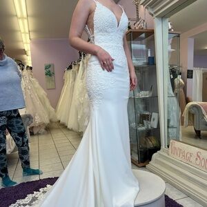 Stella York Ivory Fitted Wedding Gown